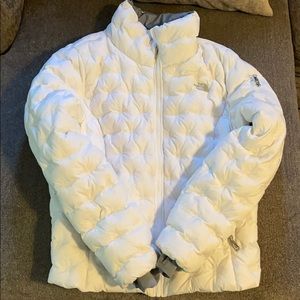 White puffy north face coat XL